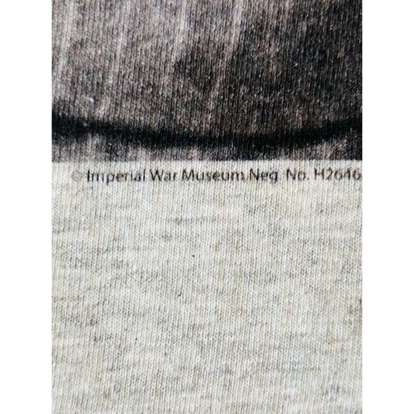 Winston Churchill Tommy Gun Shirt XL Imperial War Museum Preowned Y2K Gray IWM - Picture 4 of 7